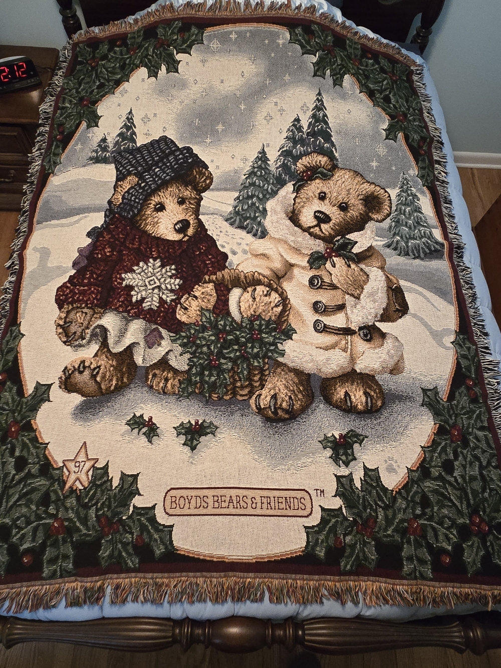 Boyds Bears & Friends 1997 Christmas Winter Tapestry Throw Blanket